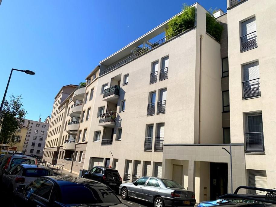 דירות וילאורבן Beau Studio Tout Confort Au Calme Avec Parking . מראה חיצוני תמונה