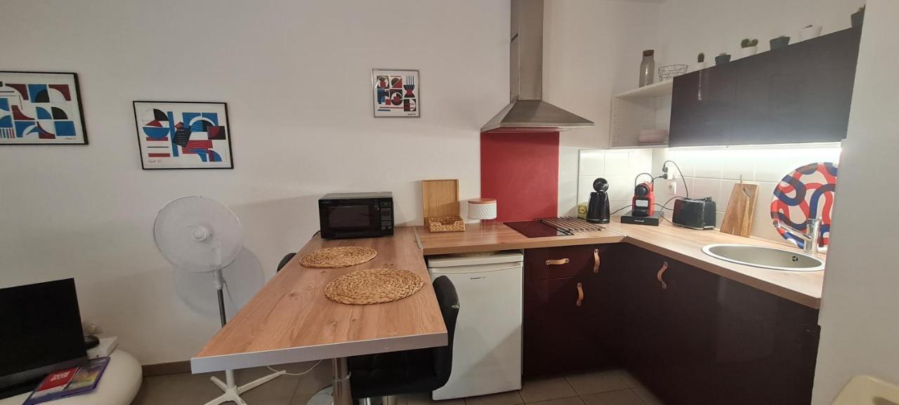 דירות וילאורבן Beau Studio Tout Confort Au Calme Avec Parking . מראה חיצוני תמונה